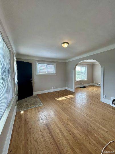 Wyandotte, MI 48192,162 LABADIE Street