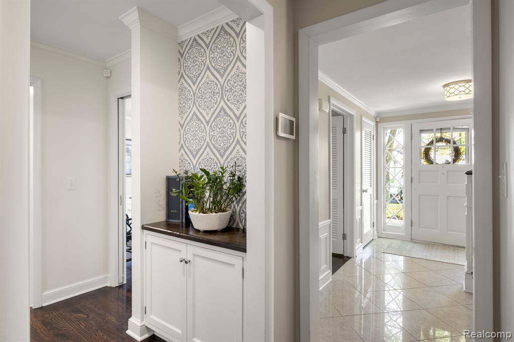 Bloomfield Hills, MI 48301,229 Clifton Road