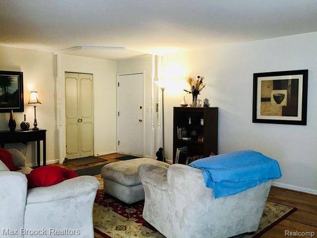 Bloomfield Hills, MI 48302,4113 TELEGRAPH Road