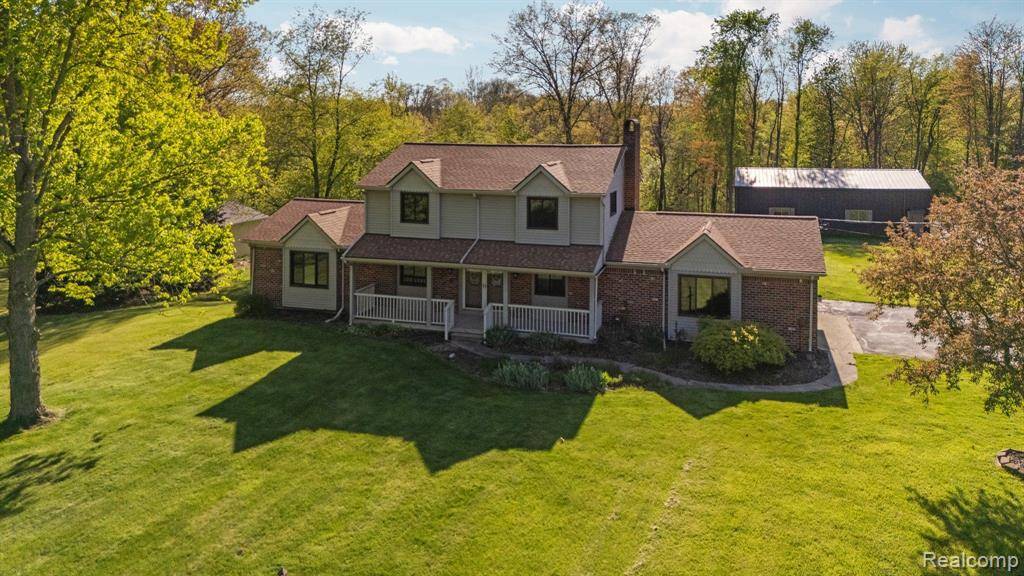 Fenton, MI 48430,14160 IROQUOIS WOODS Drive
