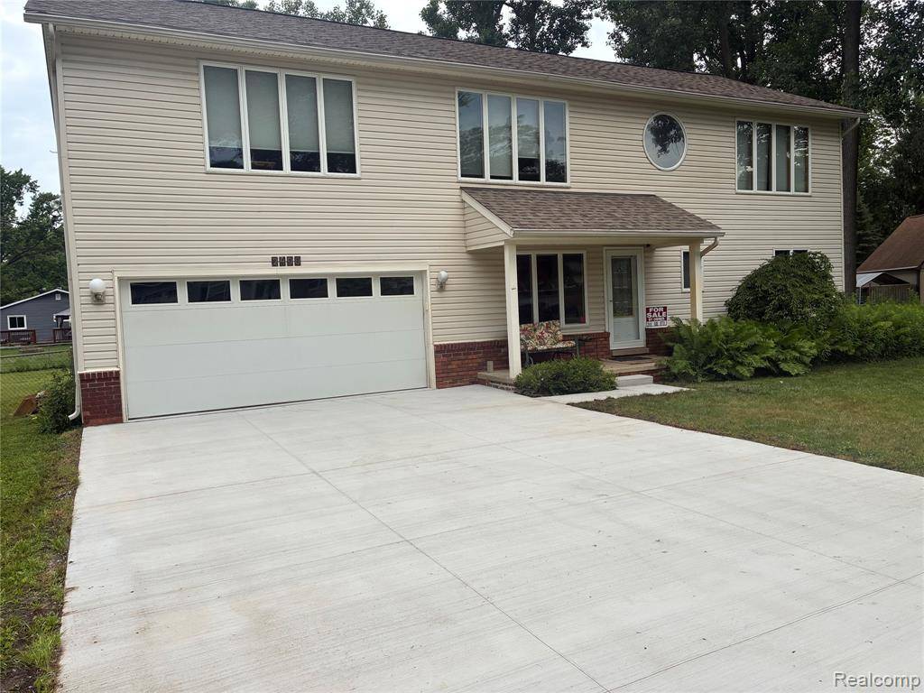 West Bloomfield, MI 48324,2498 SUNSET TERRACE Lane
