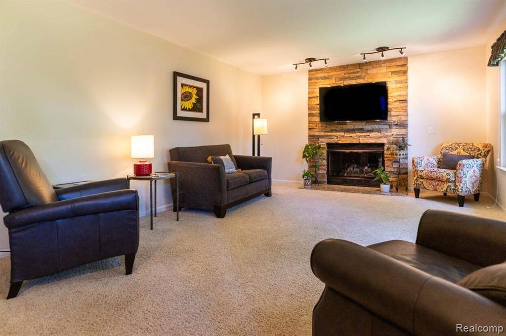 Commerce Twp, MI 48390,3163 W RIDGE Court