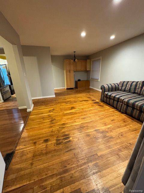 Westland, MI 48186,1720 LESLIE Street