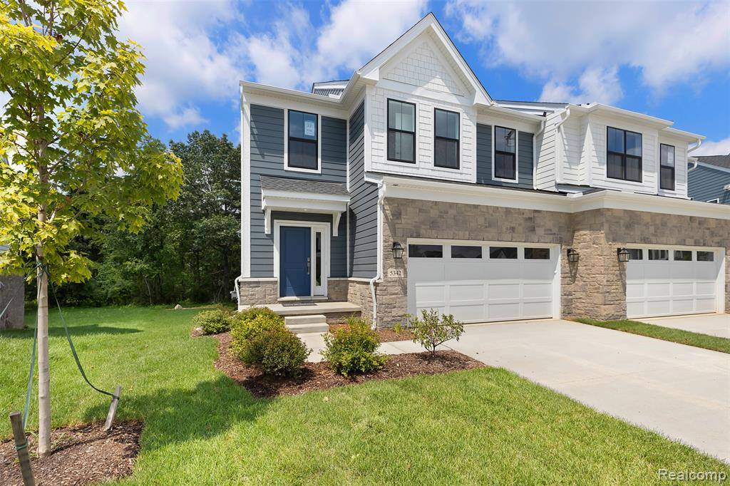 West Bloomfield, MI 48323,5342 TRAIL VISTA Drive