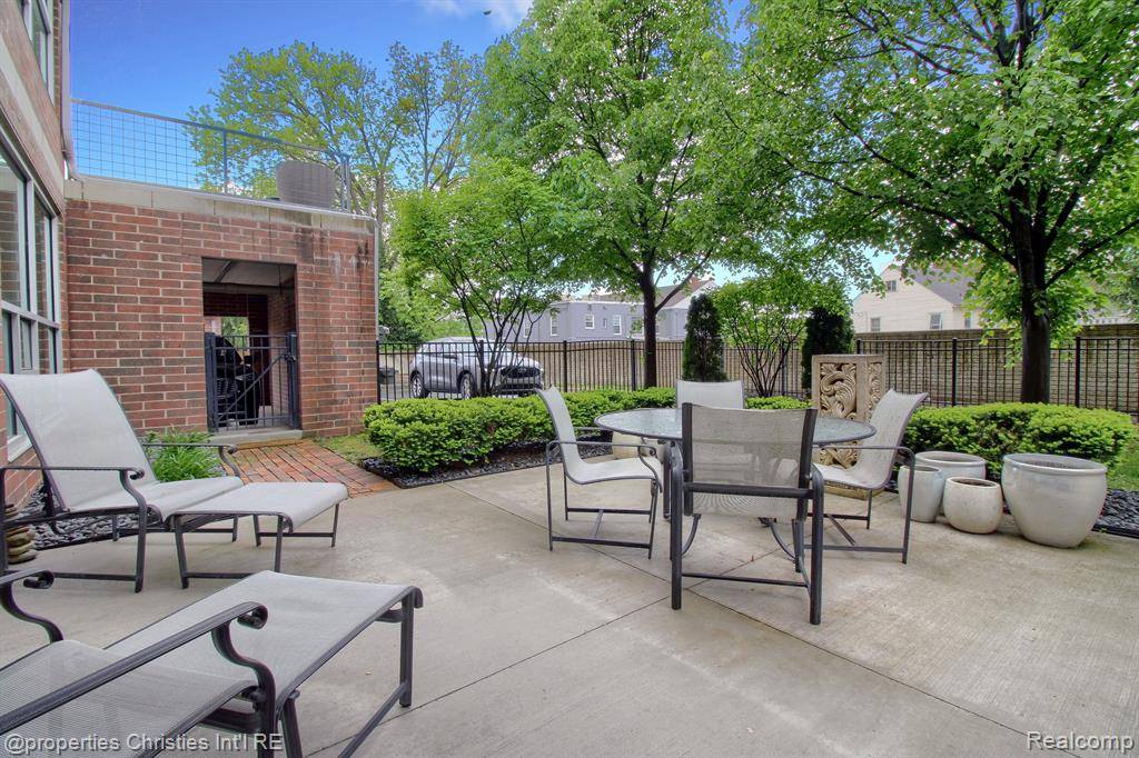 Plymouth, MI 48170,300 Hamilton Street