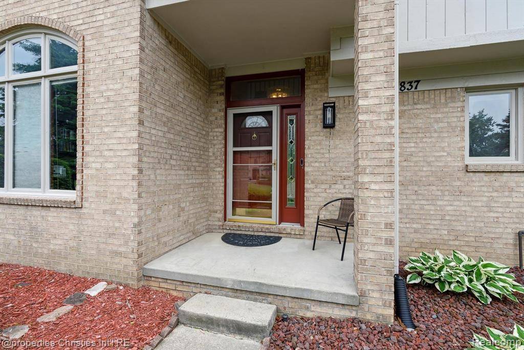 Farmington Hills, MI 48335,36837 ASHOVER Drive