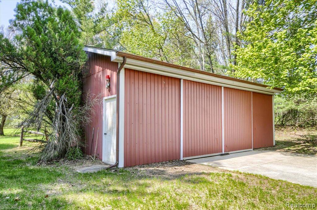 Lapeer, MI 48446,1612 DEER PATH Drive