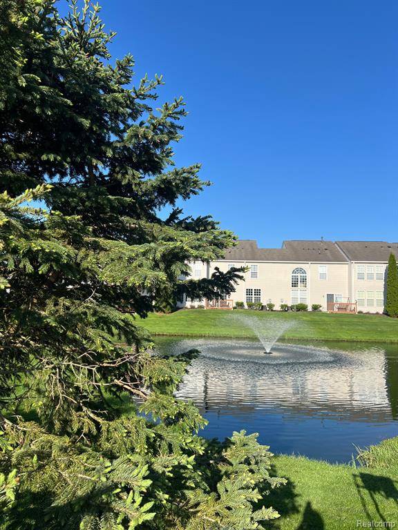 Woodhaven, MI 48183,26652 KIRKWAY Drive