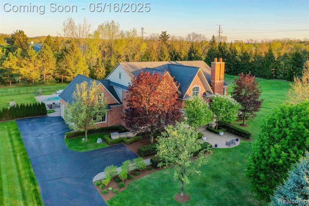 Bloomfield Hills, MI 48304,514 CHASE Lane