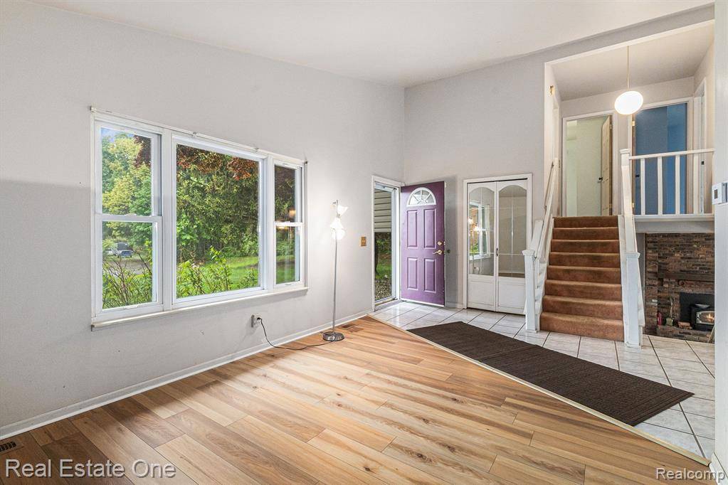 Brighton, MI 48114,8830 SKYLANE Drive