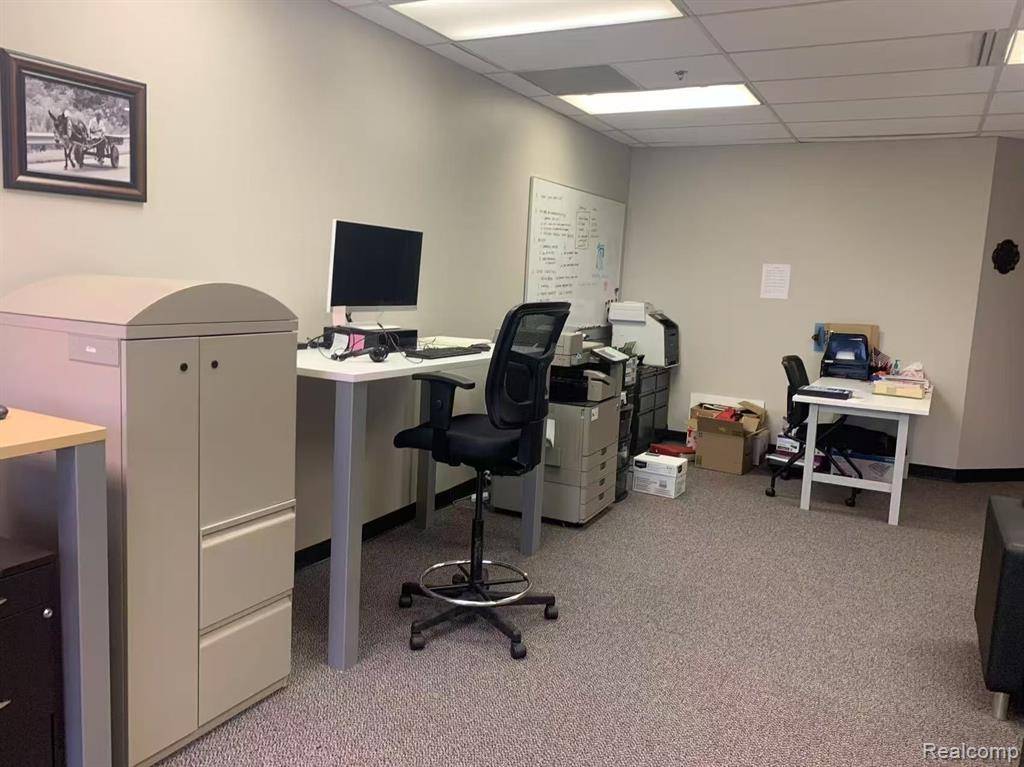 Troy, MI 48084,755 W BIG BEAVER Road