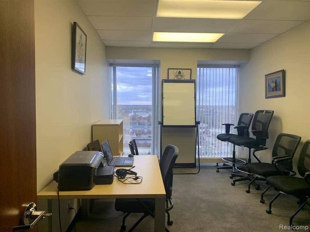 Troy, MI 48084,755 W BIG BEAVER Road