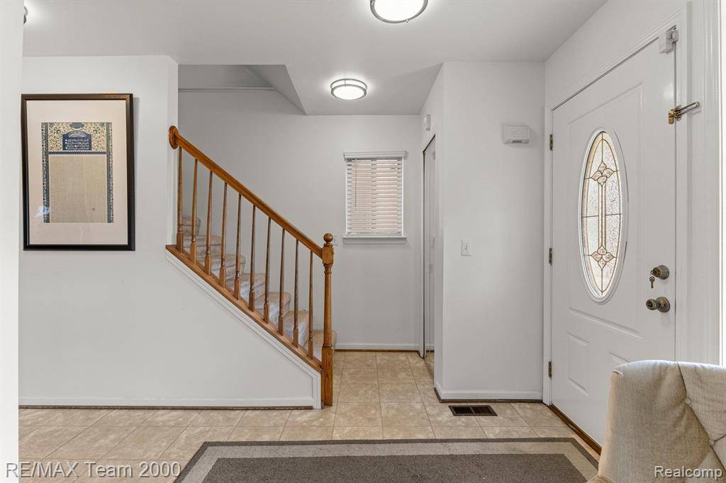 Dearborn, MI 48126,6809 KINGSLEY Street