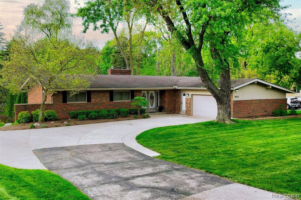 Northville, MI 48335,38616 SILKEN GLEN Drive