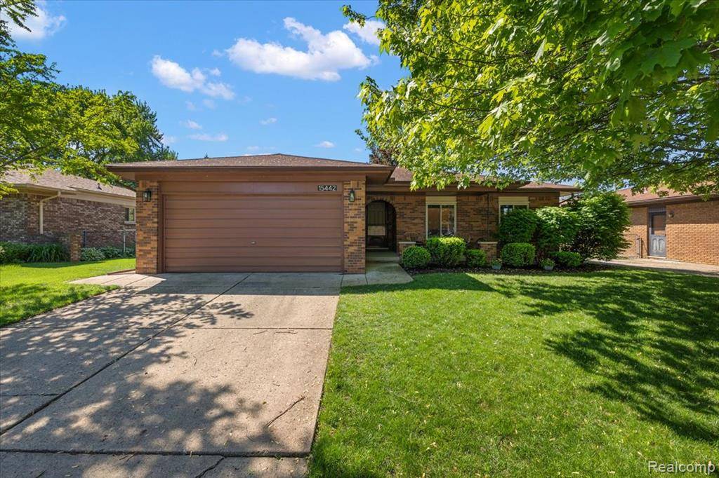 Fraser, MI 48026,15442 LINCOLNSHIRE Lane
