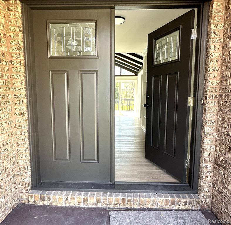 New Hudson, MI 48165,59663 PETTENGILL Drive