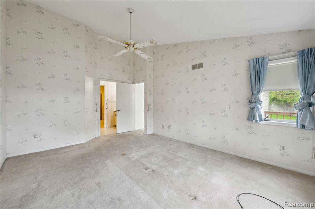 Flint, MI 48532,2468 VALLEY OAKS Circle
