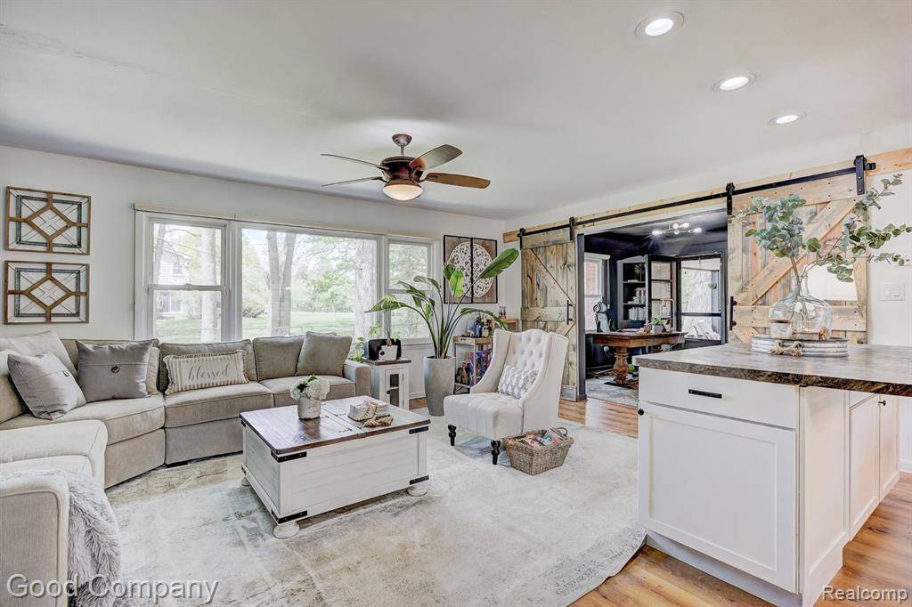 Southfield, MI 48076,20368 FORESTWOOD Street