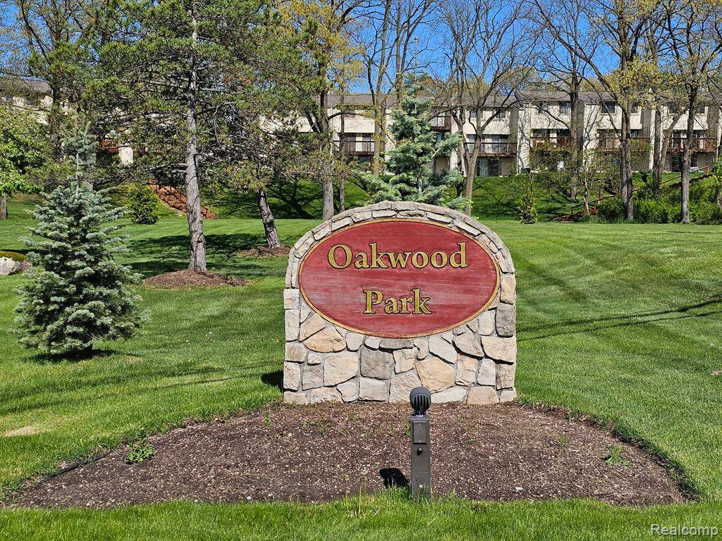 Rochester Hills, MI 48309,1693 RIVERSIDE Drive