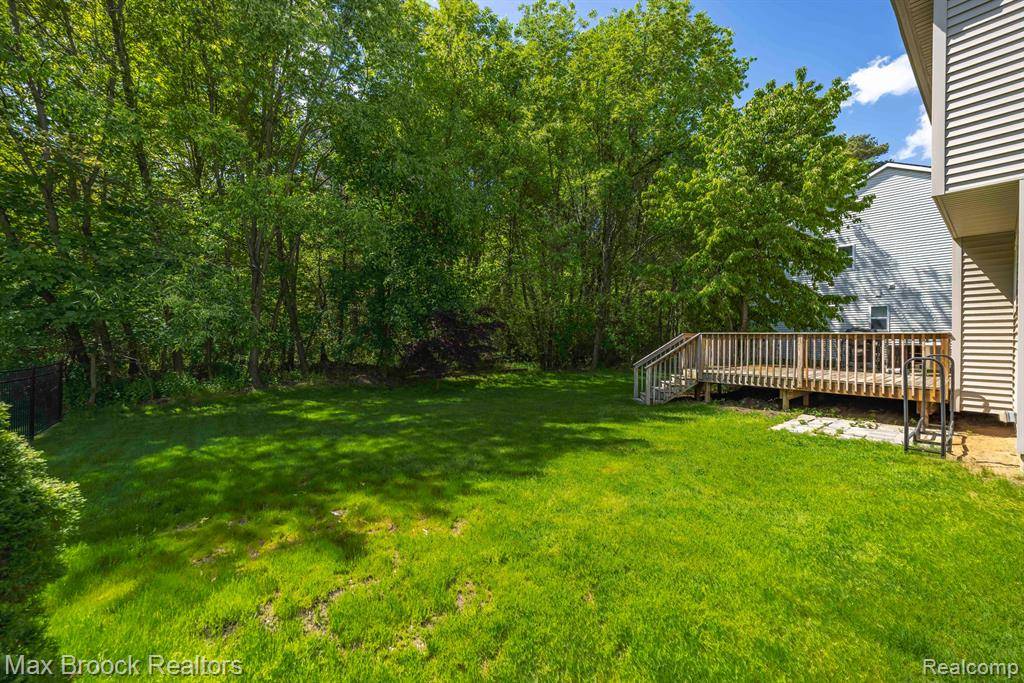 Waterford, MI 48327,137 DONNA
