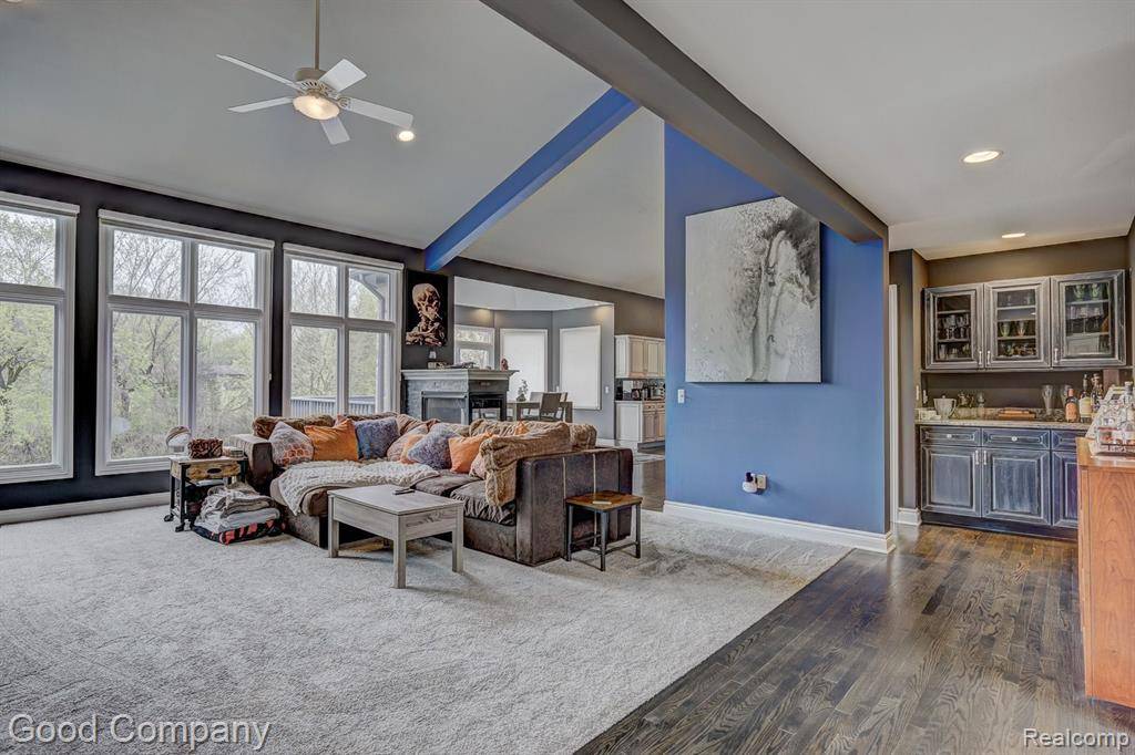 Shelby Twp, MI 48315,55195 WHITNEY Drive