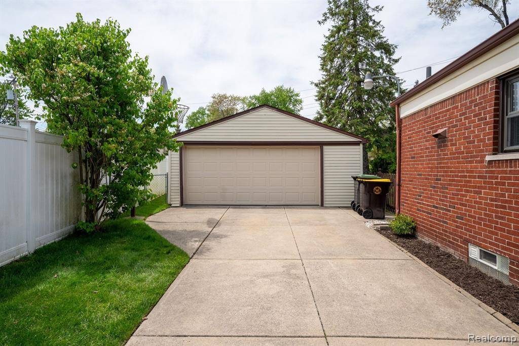 Trenton, MI 48183,2450 SHERWOOD Street