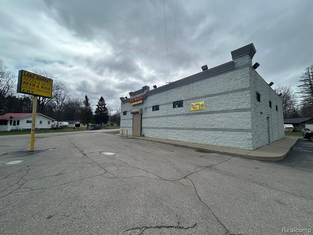 Clio, MI 48420,1372 E LAKE Road