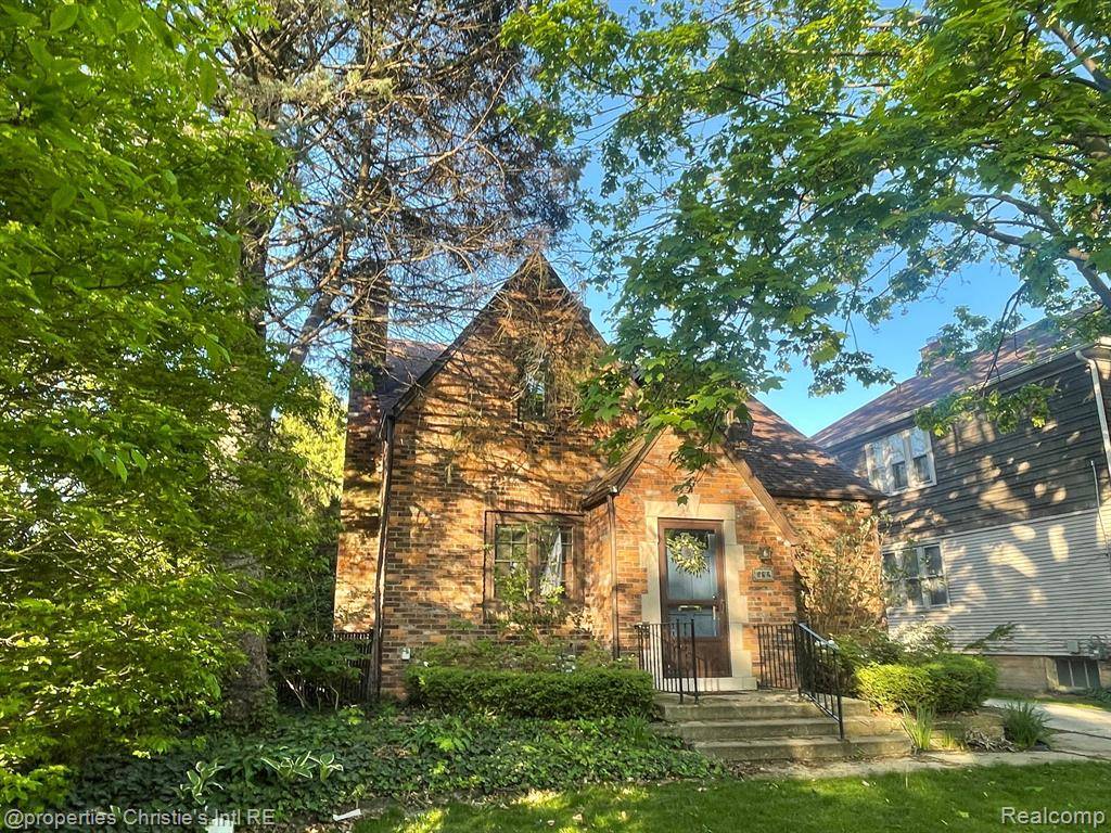 Grosse Pointe, MI 48230,532 SAINT CLAIR Street
