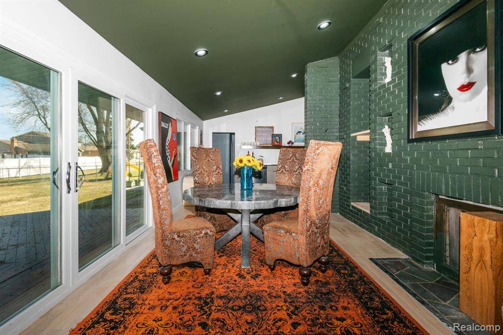 Clinton Twp, MI 48035,16615 WALCLIFF Drive