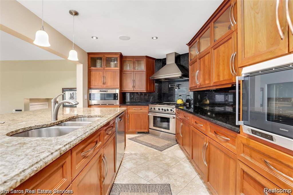 Grosse Pointe Woods, MI 48236,21838 Van K Drive