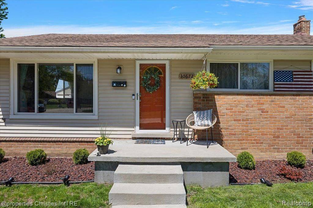 Livonia, MI 48150,30672 ELMIRA Street