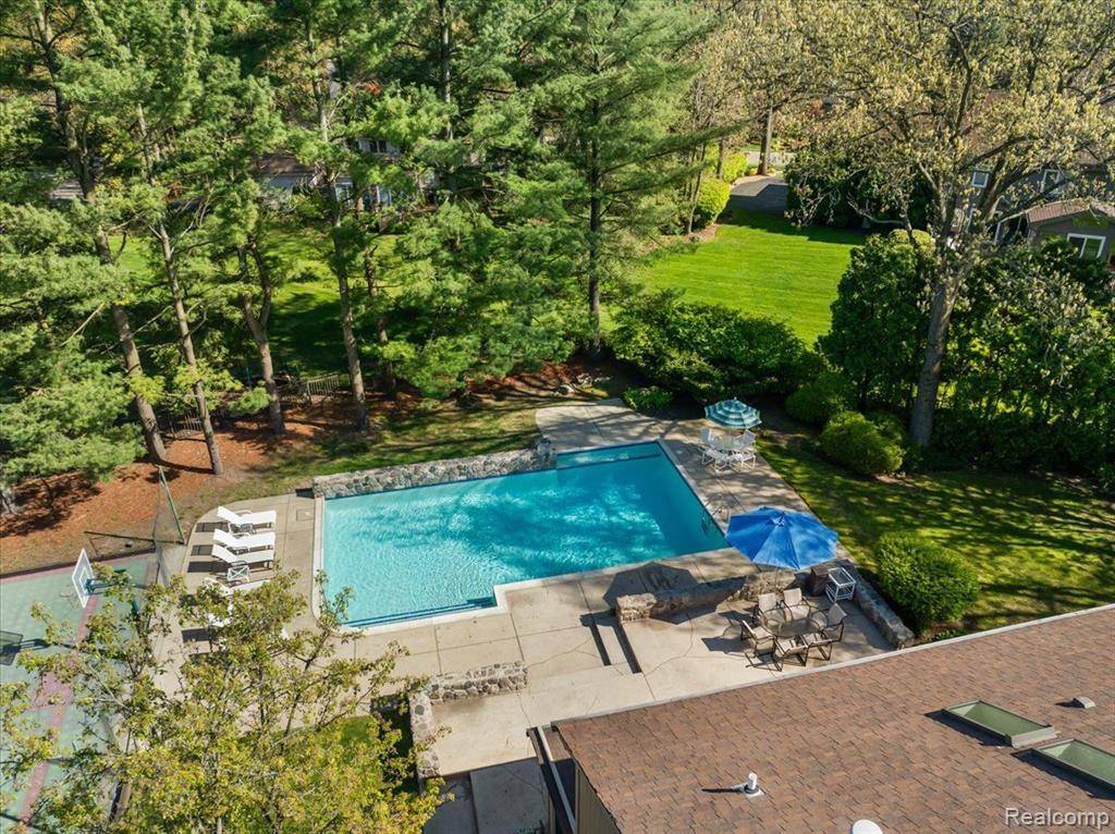 Bloomfield Hills, MI 48301,7179 Leyland Court