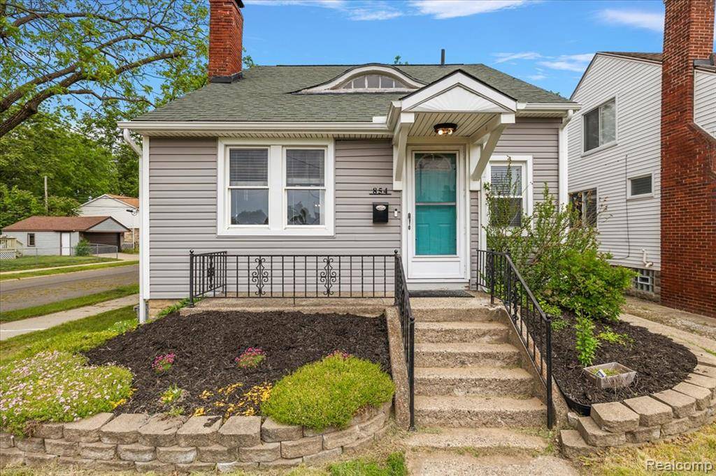 Ferndale, MI 48220,854 PINECREST Drive