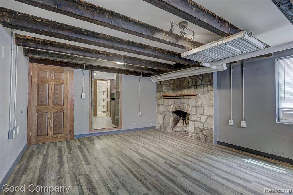 Royal Oak, MI 48067,637 S CONNECTICUT Unit 2