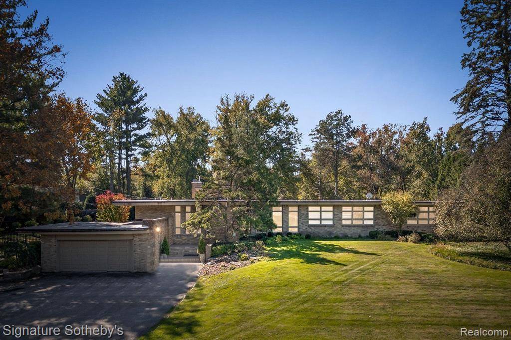Bloomfield Hills, MI 48304,5280 BROOKDALE Road
