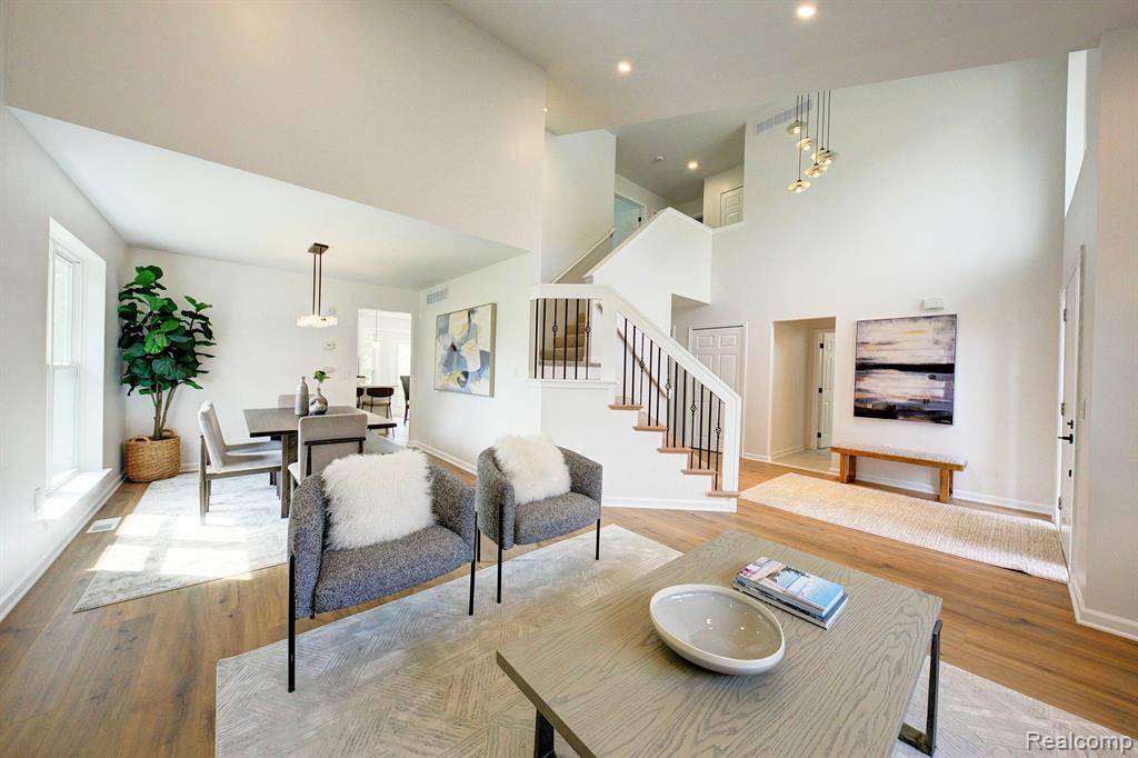 Farmington Hills, MI 48331,29249 Chelsea Crossing