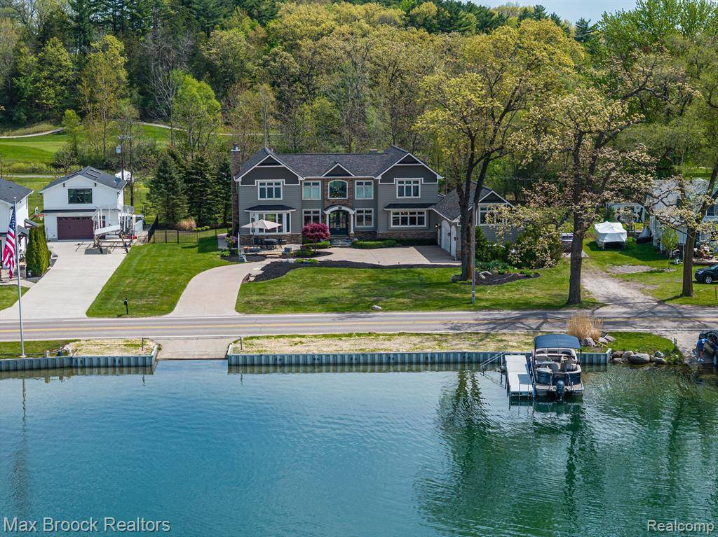 South Lyon, MI 48178,9239 SILVERSIDE