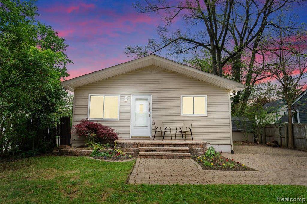 Farmington Hills, MI 48336,21718 Jefferson Street