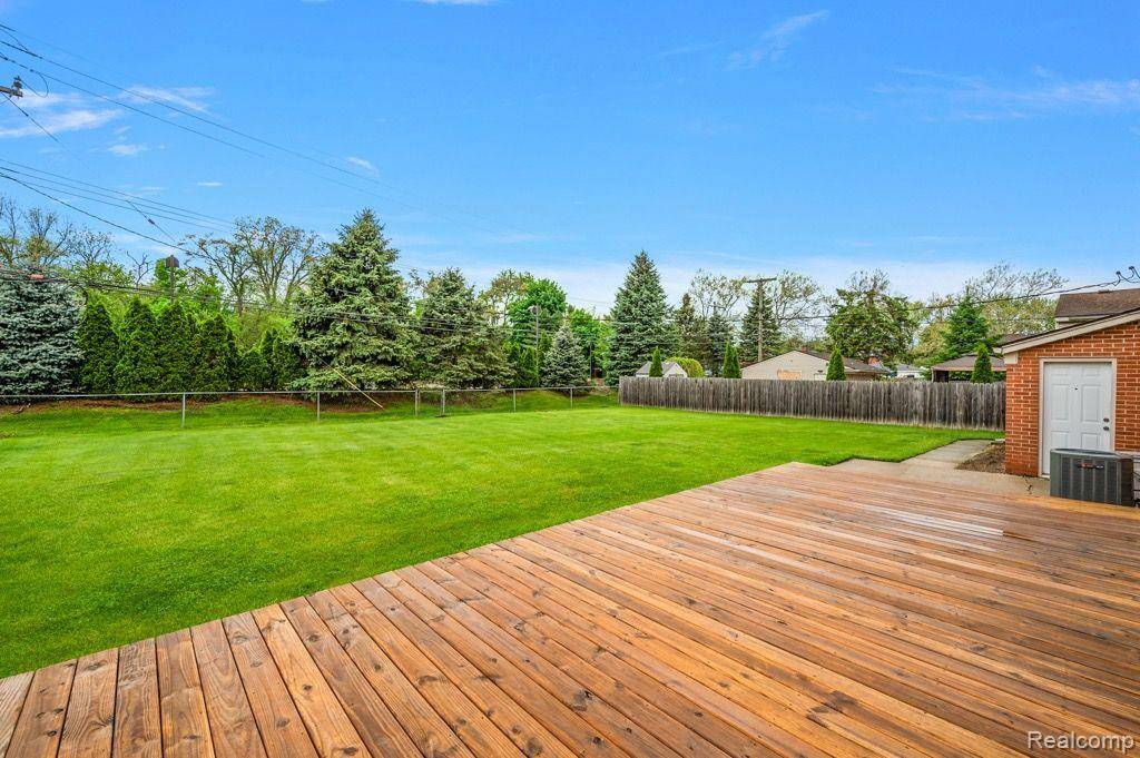 Livonia, MI 48152,19147 OSMUS Street