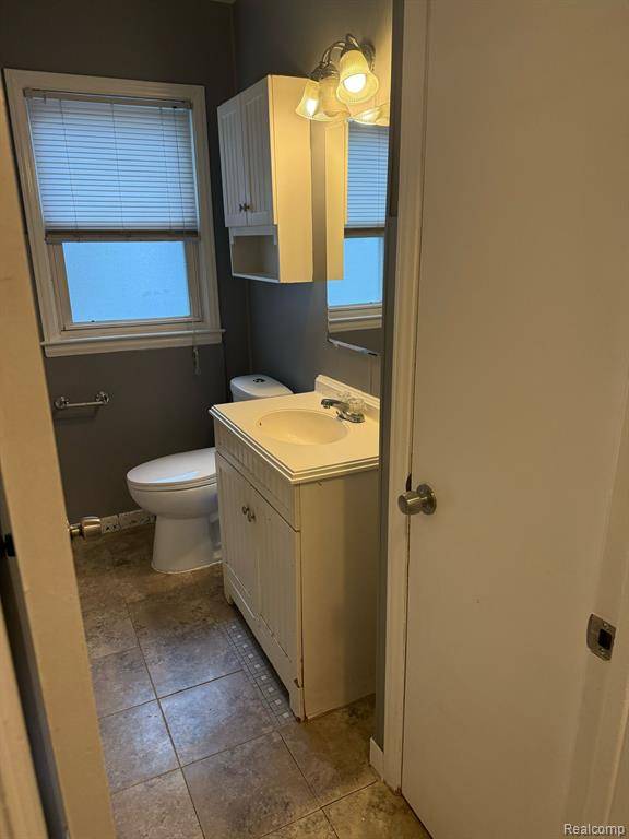 Redford, MI 48240,18427 LENNANE