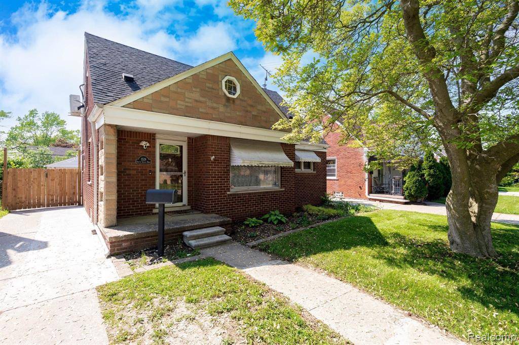 Dearborn Heights, MI 48125,1526 S GULLEY Road
