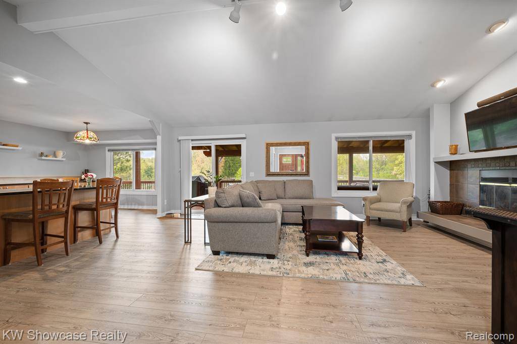 White Lake, MI 48383,2612 SHADY HOLLOW Drive