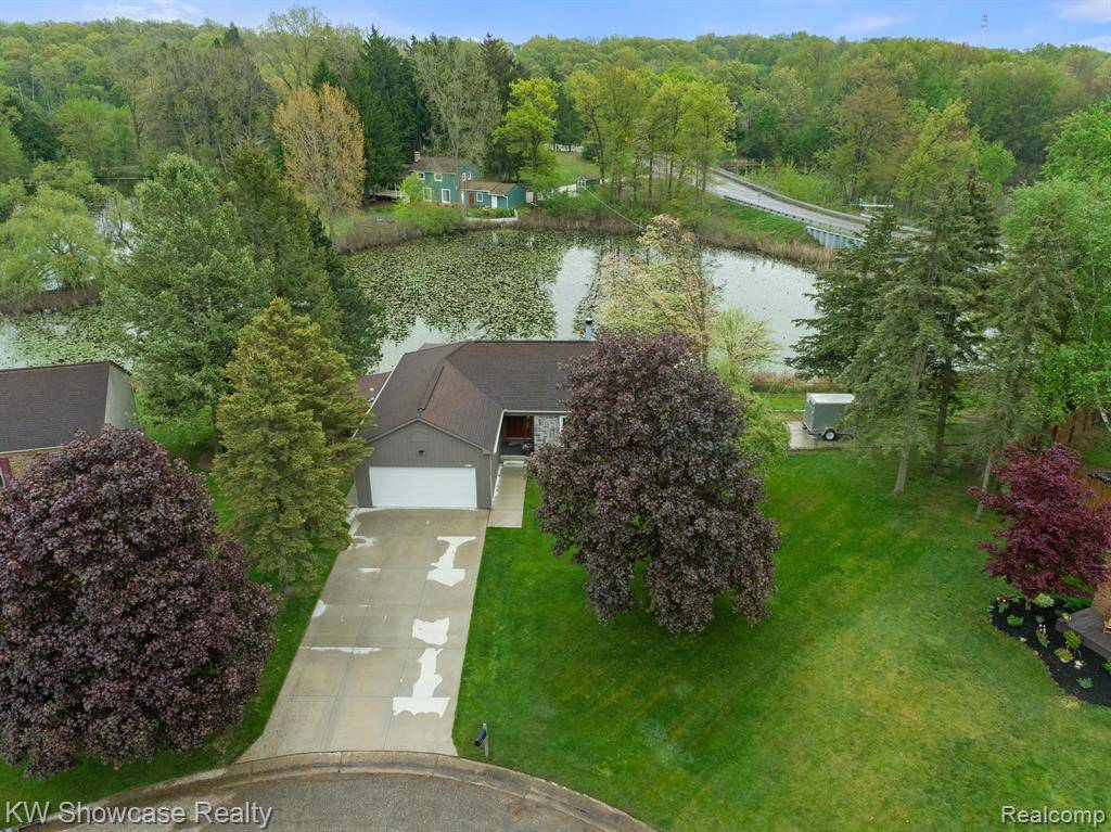White Lake, MI 48383,2612 SHADY HOLLOW Drive