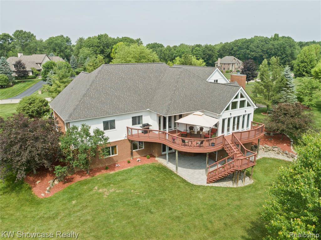 Brighton, MI 48114,2449 WOODVALE Trail