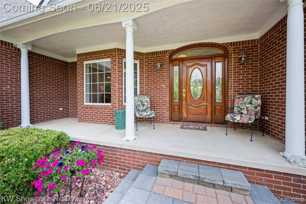 Brighton, MI 48114,2449 WOODVALE Trail