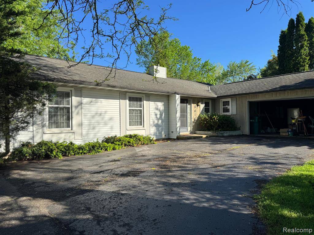 Clarkston, MI 48348,8610 N WAUMEGAH Road