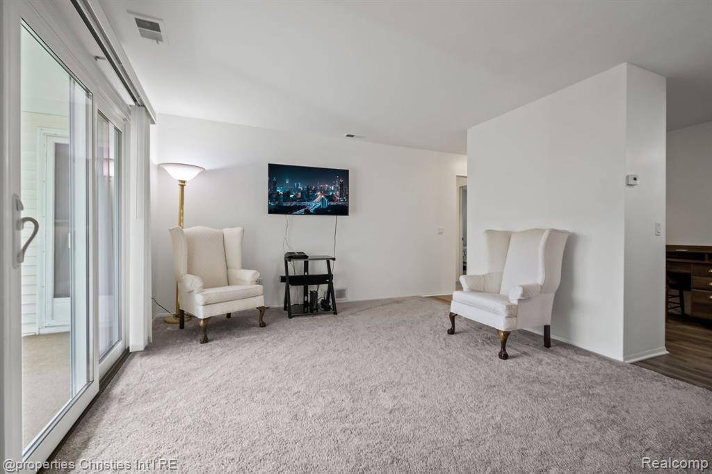 Farmington Hills, MI 48336,23414 Middlebelt Road