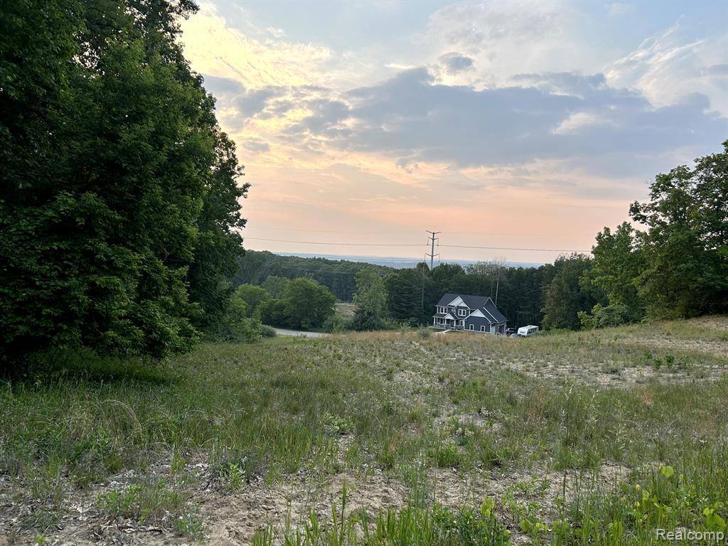 Fenton, MI 48430,20 Grand Summit Drive