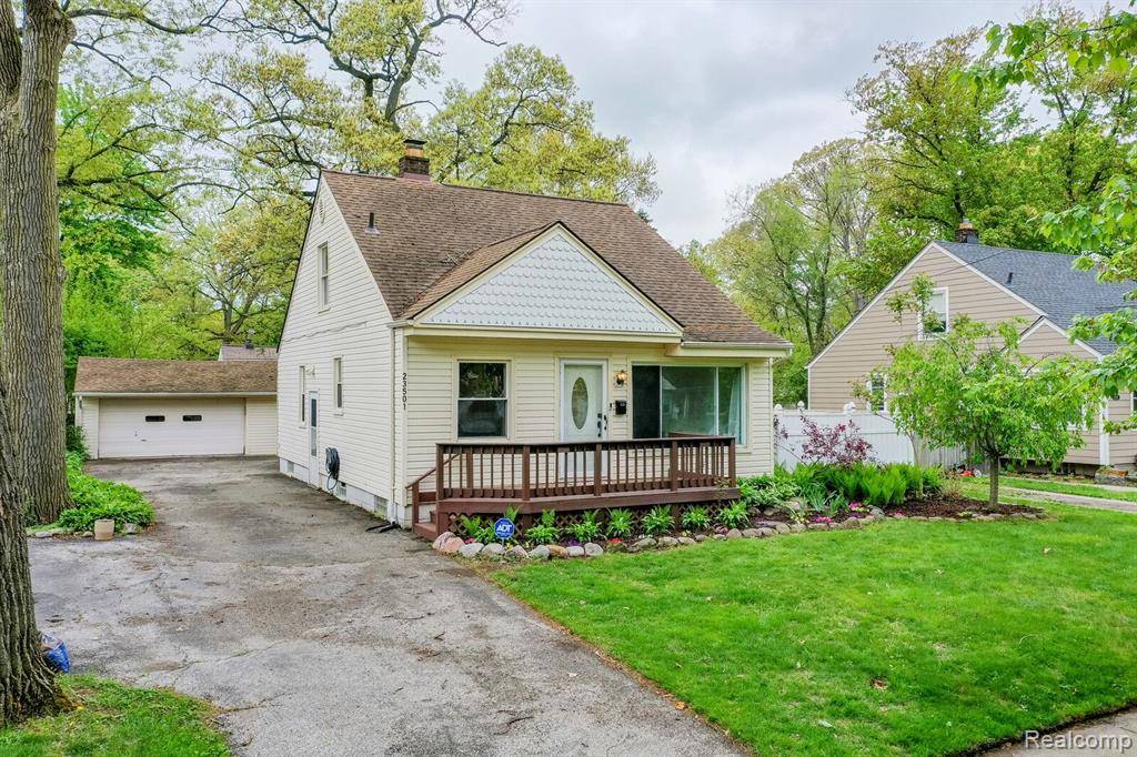 Oak Park, MI 48237,23501 MAJESTIC Street