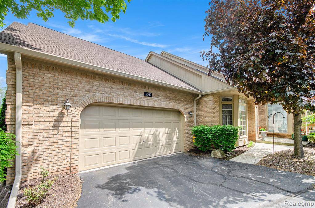 Shelby Twp, MI 48316,2200 CLEARWOOD